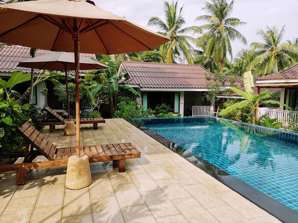 ホテル Baan Nai Suan ボプート エクステリア 写真