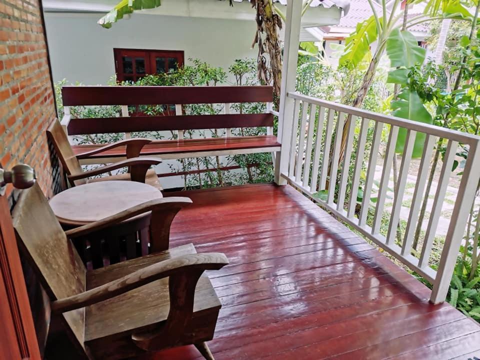 ホテル Baan Nai Suan ボプート エクステリア 写真