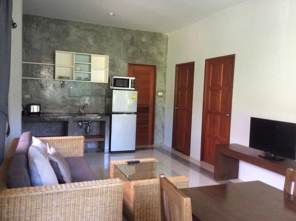 ホテル Baan Nai Suan ボプート 部屋 写真